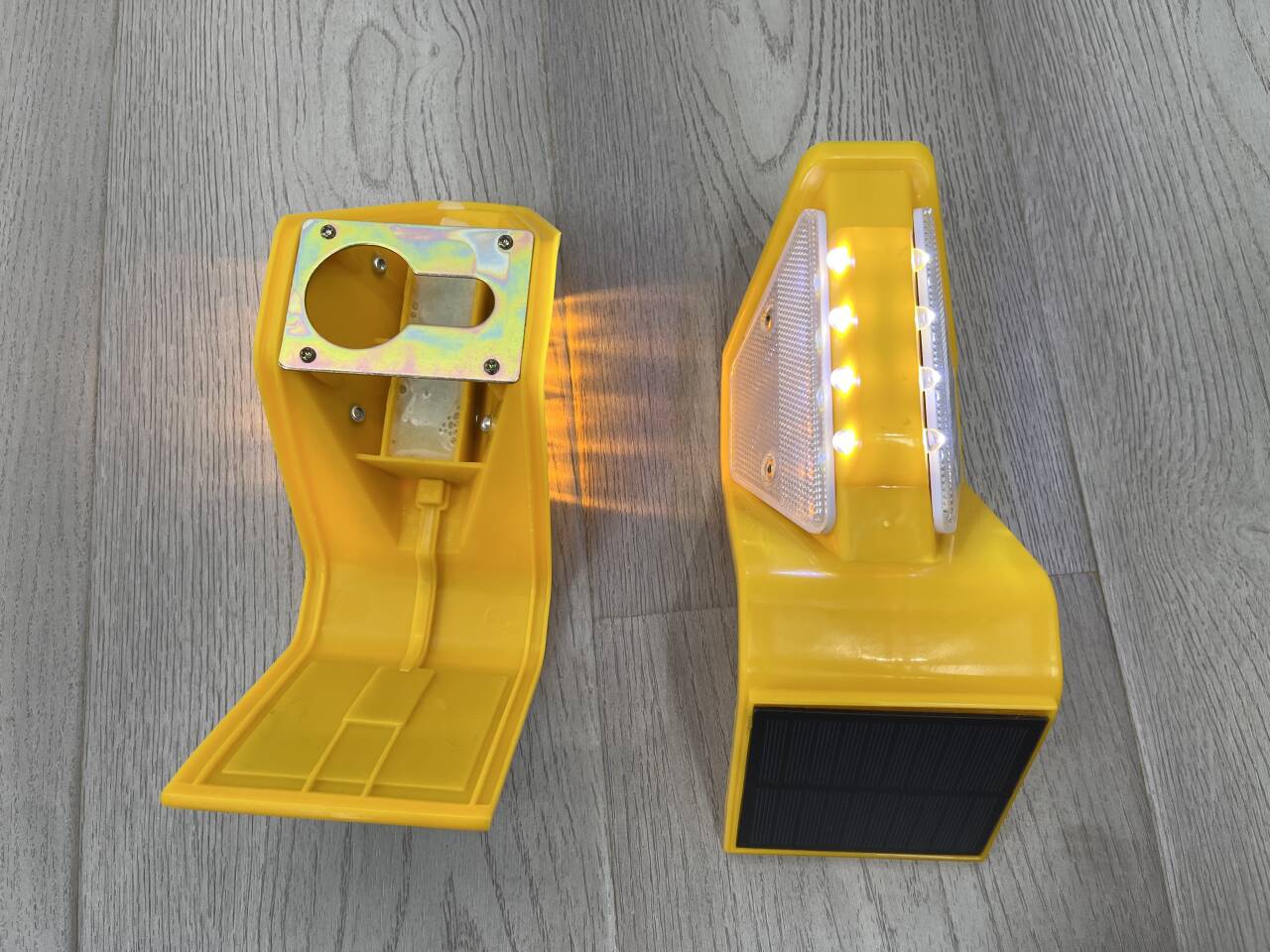 Delimitator Solar Reflectorizant Trapezoidal Rotrafic – Vizibilitate 500m, Twin Support, LED 8mm - imagine 3